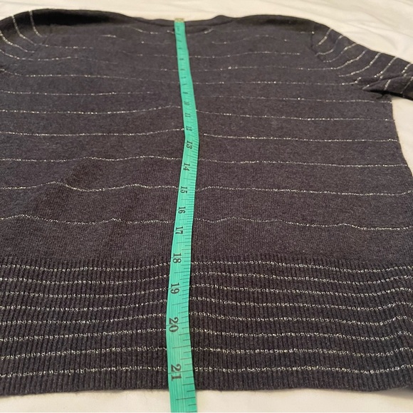 American Eagle Outfitters Women’s Cardigan Grey Silver Stripe Medium - Picture 8 of 8